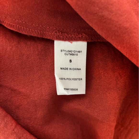 VICI COLLECTION: Silky Red Dress - Picture 6 of 7